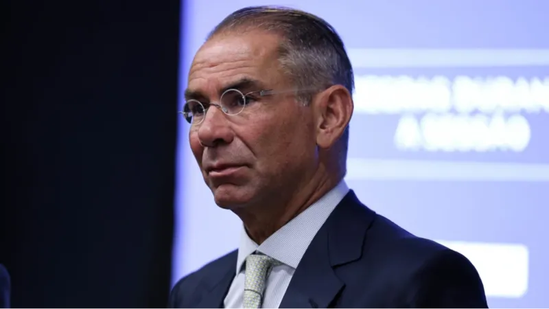 Quem é o novo advogado de Vorcaro, que já defendeu Dirceu e ex-ministro de Bolsonaro