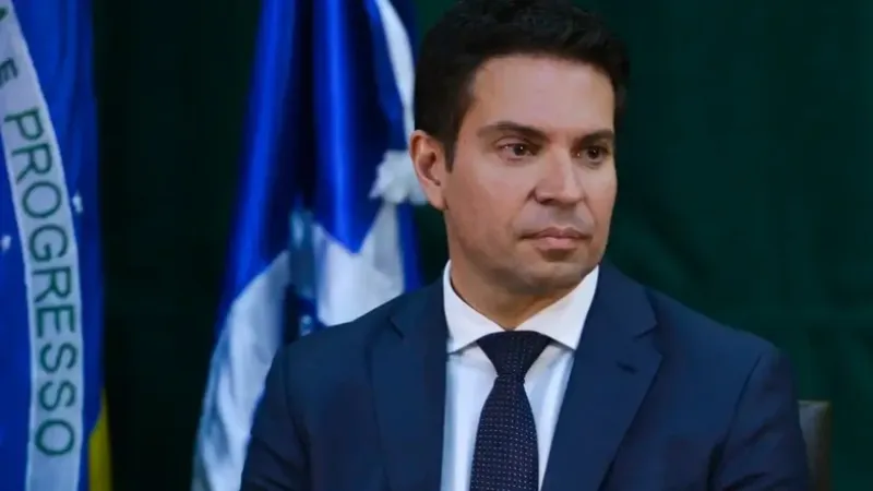 Moraes manda Câmara oficializar cassação do mandato de Ramagem