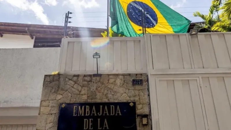 Após provocações, Brasil deixa custódia da embaixada argentina na Venezuela