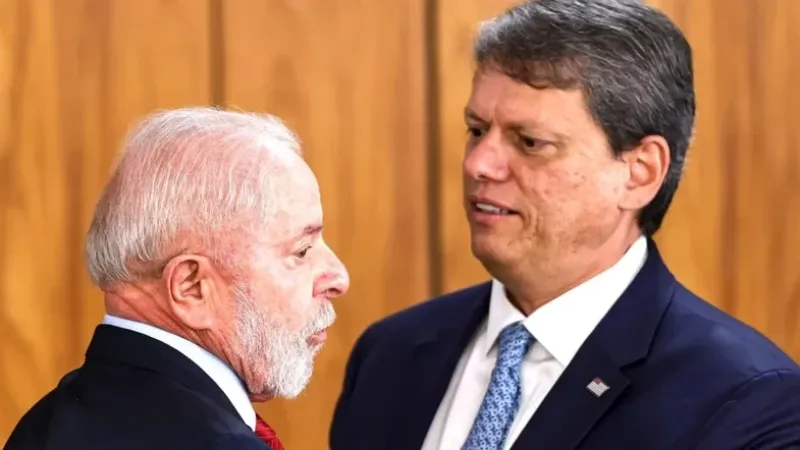 O que dizem Lula e Tarcísio sobre classificar CV e PCC como facções terroristas