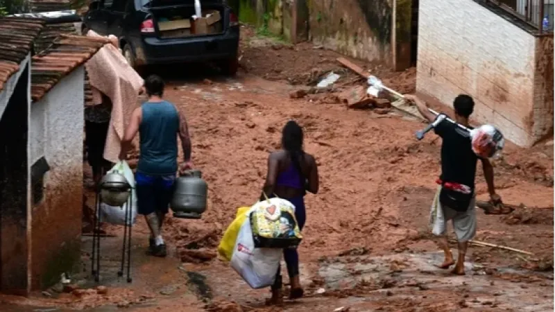 Sobe para 64 o número de mortos após chuvas em Juiz de Fora e Ubá