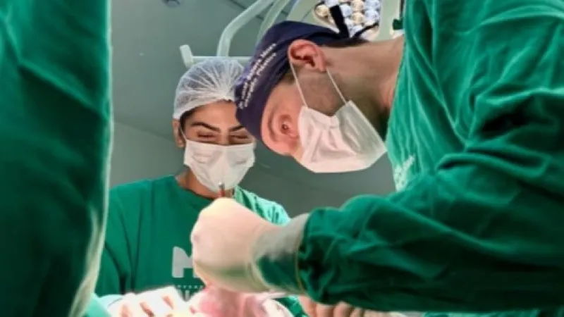 Hospital Metropolitano realiza mastectomia masculinizadora e garante mais qualidade de vida a paciente