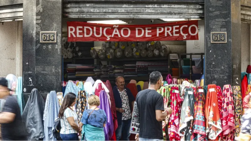 Apoio ao fim da escala 6×1 cresce no Brasil e 71% são favoráveis