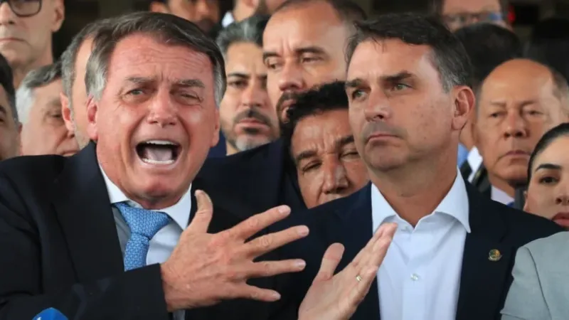 Bolsonaro escolhe Flávio como seu candidato à presidência em 2026