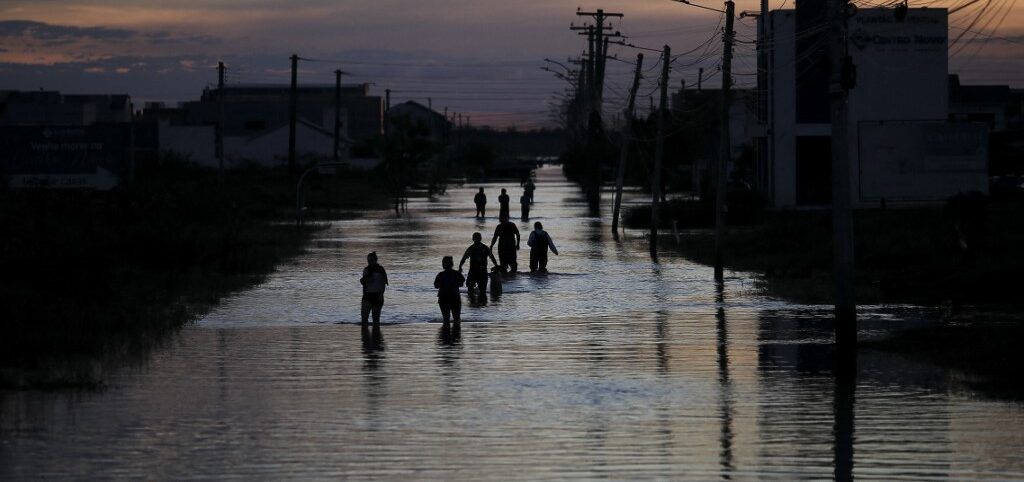 Calamidade no RS: cultura da remediação se mostra outra vez ineficaz; é preciso prevenção, avaliam especialistas
