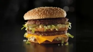 Big Mac subiu quase o dobro da inflação do Brasil em 3 décadas; entenda o IPCA