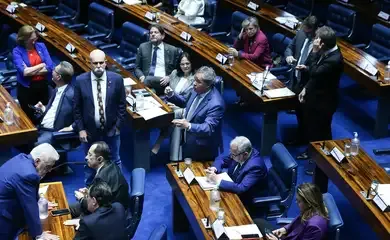 Senado aprova PEC sobre criminalização da posse de drogas