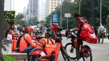 Entregadores de app iniciam hoje paralisação por melhores condições de trabalho