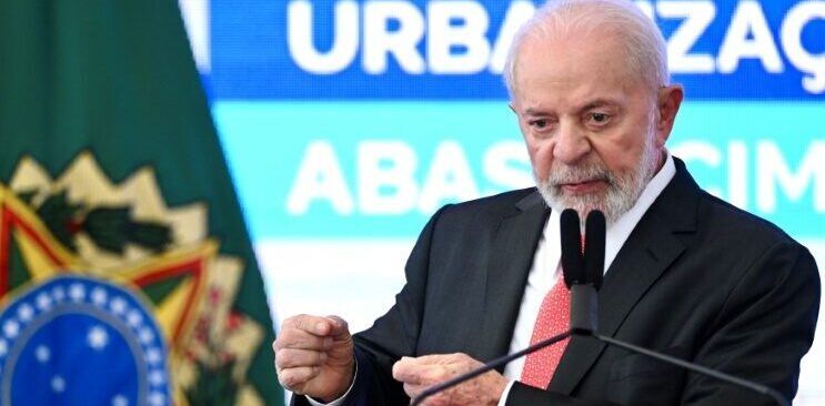 Lula é aprovado por 36% dos brasileiros e reprovação cai para 31%, diz Datafolha
