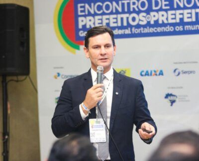 Marcelo Beltrão apresenta a prefeitos brasileiros como transformar educação municipal 