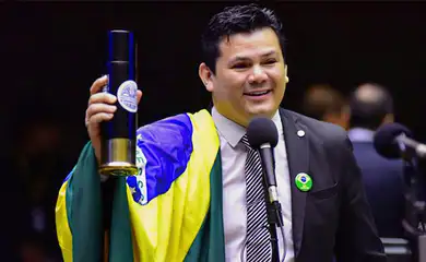 AGU pede investigação de deputado por declarações contra Lula