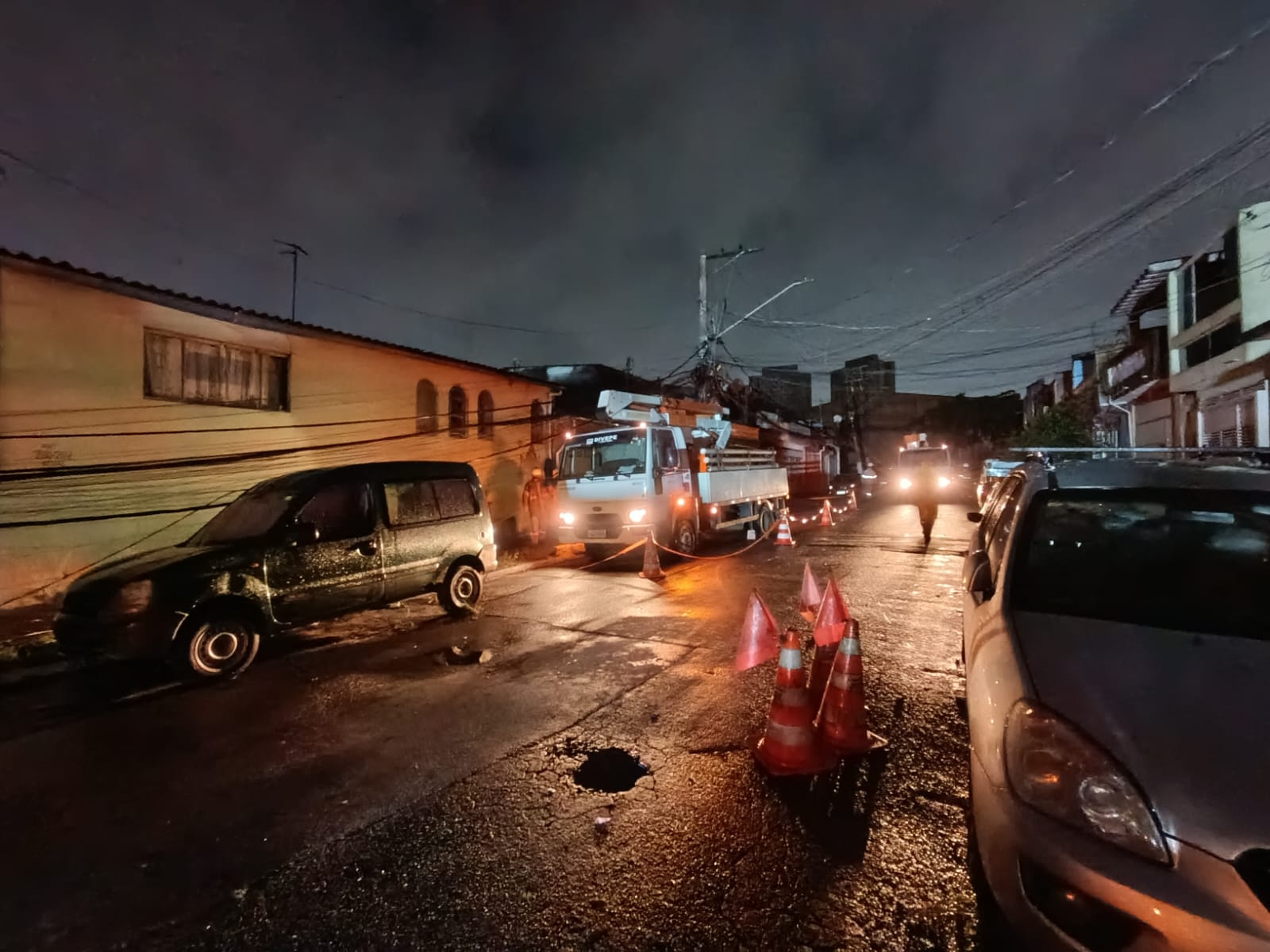 Enel: cerca de 100 mil imóveis continuam sem energia elétrica na Grande São Paulo