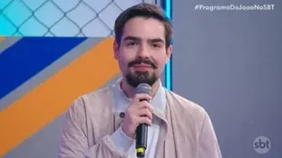 João Silva homenageia Faustão em estreia de seu programa no SBT