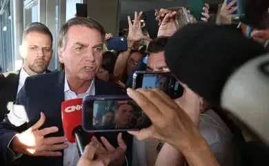 Passaporte de Bolsonaro é entregue às autoridades