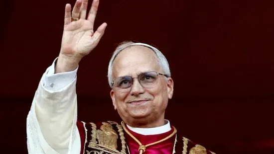 Vaticano divulga assinatura e retrato oficial do papa Leão XIV