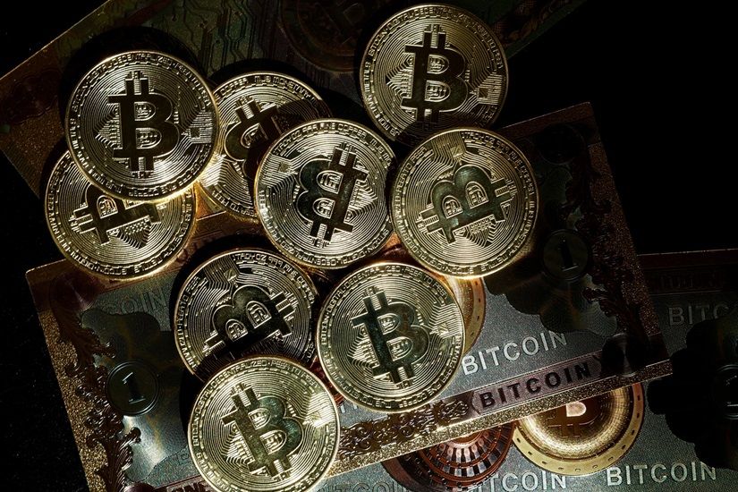 Como começar a investir em criptomoedas e quanto de dinheiro da carteira colocar