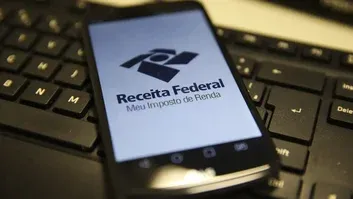 Até que horário posso enviar a declaração do Imposto de Renda 2025? Saiba como evitar multa