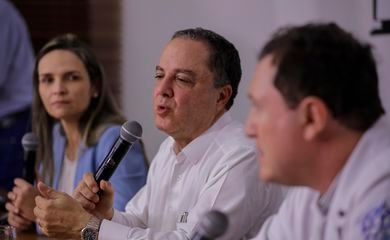 Cirurgia no quadril é bem-sucedida e Lula se recupera em hospital