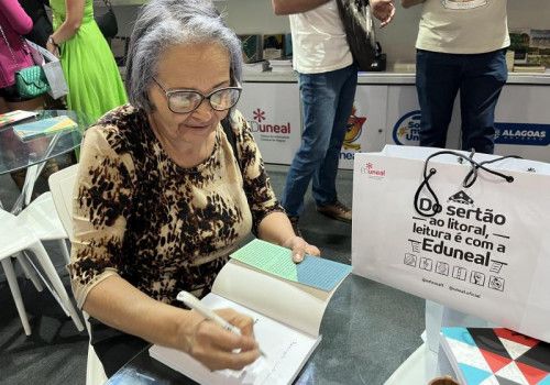 Uneal marca presença na 10ª Bienal do Livro de Alagoas