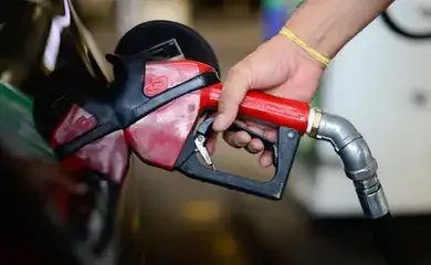 Cobrança integral de impostos sobre diesel retorna a partir de hoje