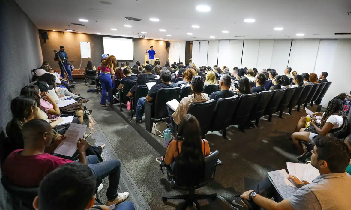 Publicado edital do CNU 2025; confira datas, regras e vagas