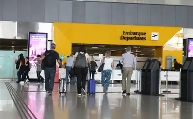 Vinte mil aposentados já compraram passagens pelo Programa Voa Brasil