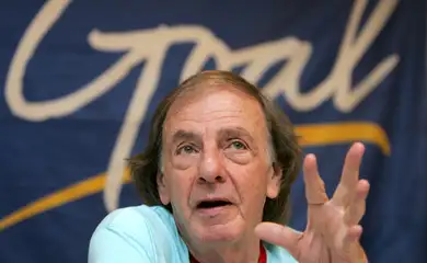 Morre César Menotti, técnico campeão da Copa com a Argentina em 1978