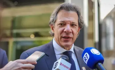 Haddad classifica de “surpresa” alta de 1 ponto dos juros básicos