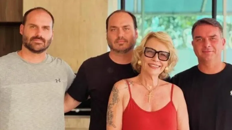 Ex-mulher de Bolsonaro comemora ‘união’ de filhos após embate com Michelle