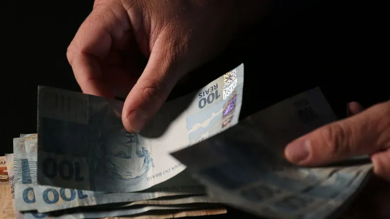 Brasileiros sacaram em abril R$ 482,8 milhões esquecidos em bancos