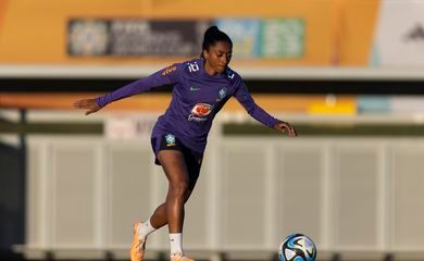 Brasil faz último treino em Brisbane antes de embarque para Adelaide