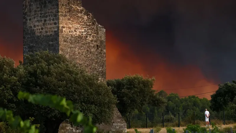 Incêndios florestais ameaçam cidade histórica francesa de Bordeaux