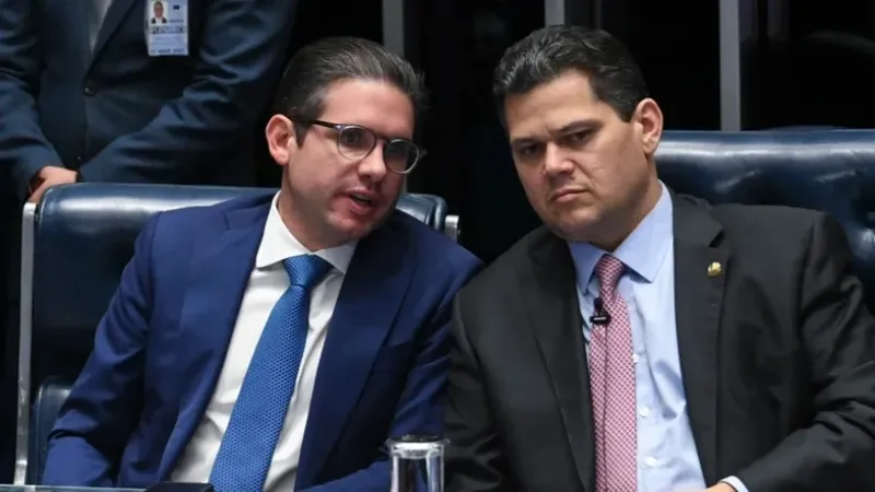 Motta e Alcolumbre não vão à sanção do IR no Planalto