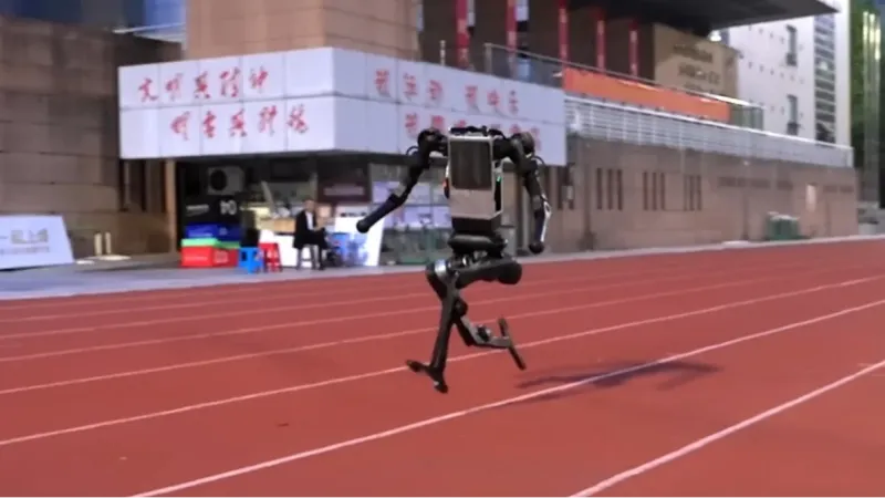 Robô humanoide corre 100 metros em 10 segundos e se aproxima de recorde de Usain Bolt