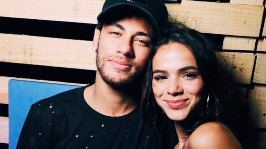 Neymar chama atenção ao curtir post de Bruna Marquezine