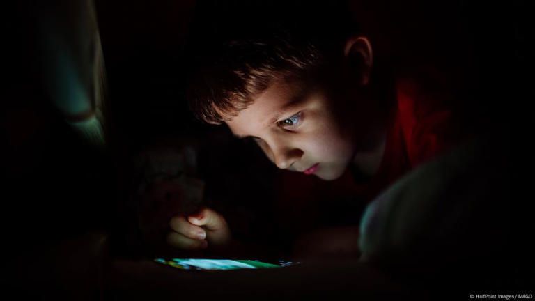 Austrália quer proibir redes sociais para menores de 16 anos