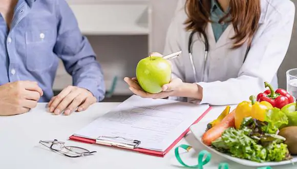 Saiba quais são os riscos das dietas sem acompanhamento nutricional