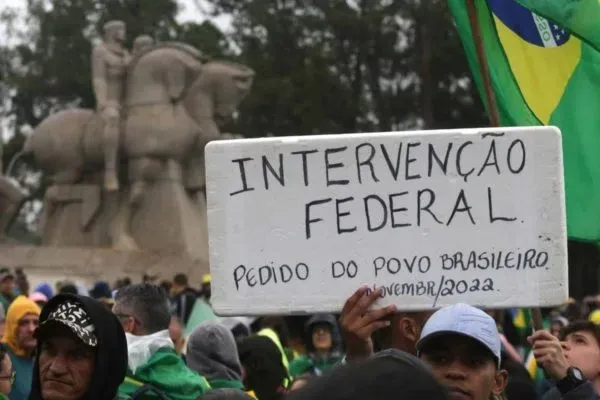 Nem os militares aguentam mais os bolsonaristas que pedem golpe
