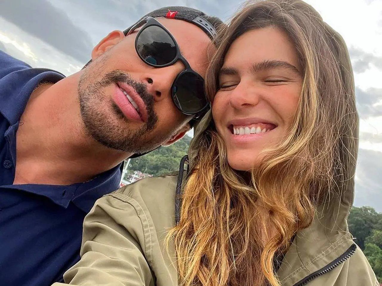 Cauã Reymond deixa ilha às pressas com Mariana Goldfarb após terremoto na Indonésia