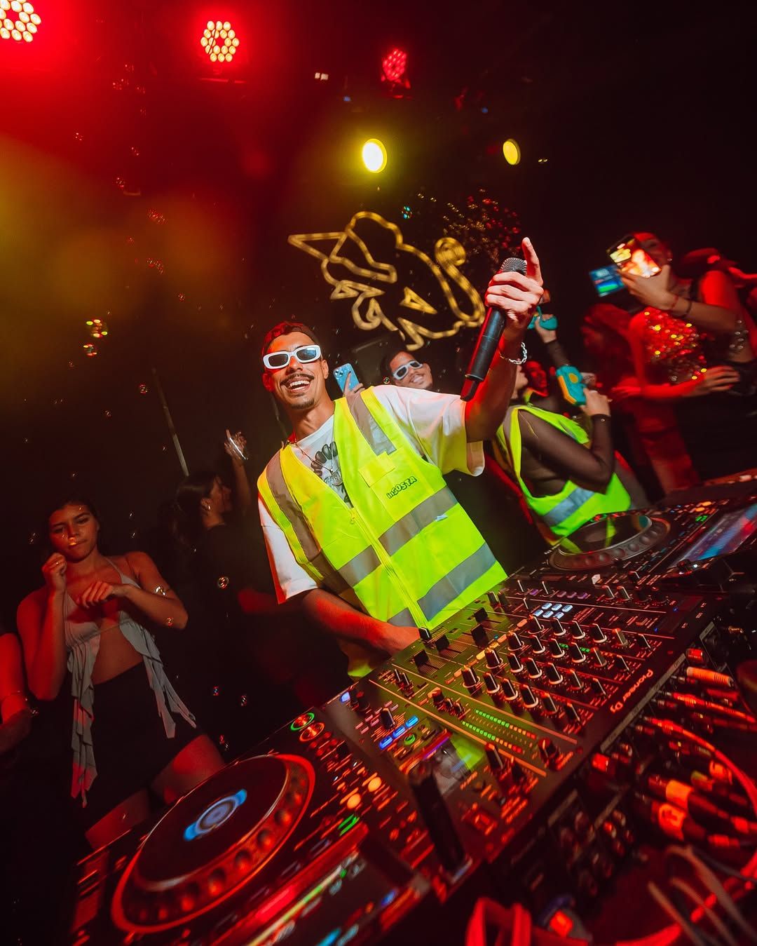 Moda, música e muita dança: confira a programação do Rex deste final de semana