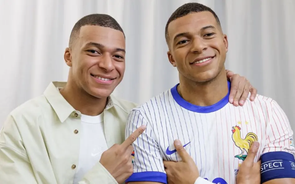 Estátua de Mbappé em museu passa a ser exibida ao público em Londres