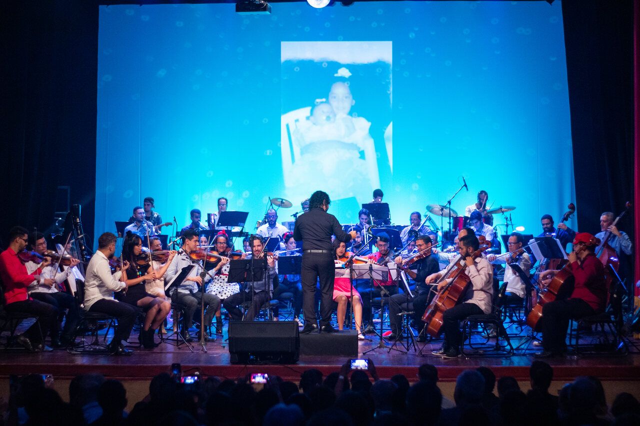 Myrna Araújo e Makson Miguel se juntam a Orquestra Filarmônica de Alagoas no palco do Teatro Deodoro