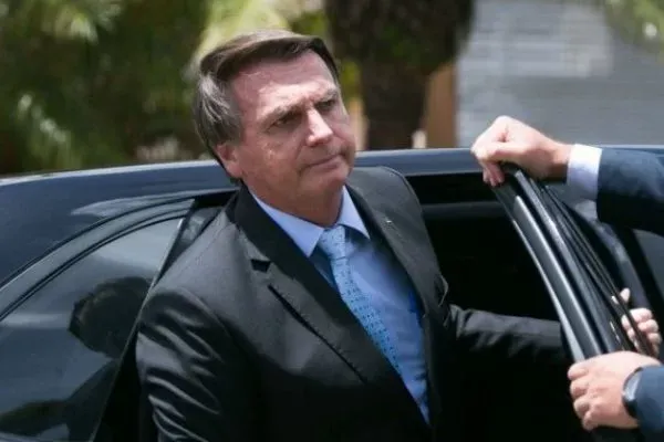 Bolsonaro chega à sede da PF para depor sobre atos golpistas de 8/1