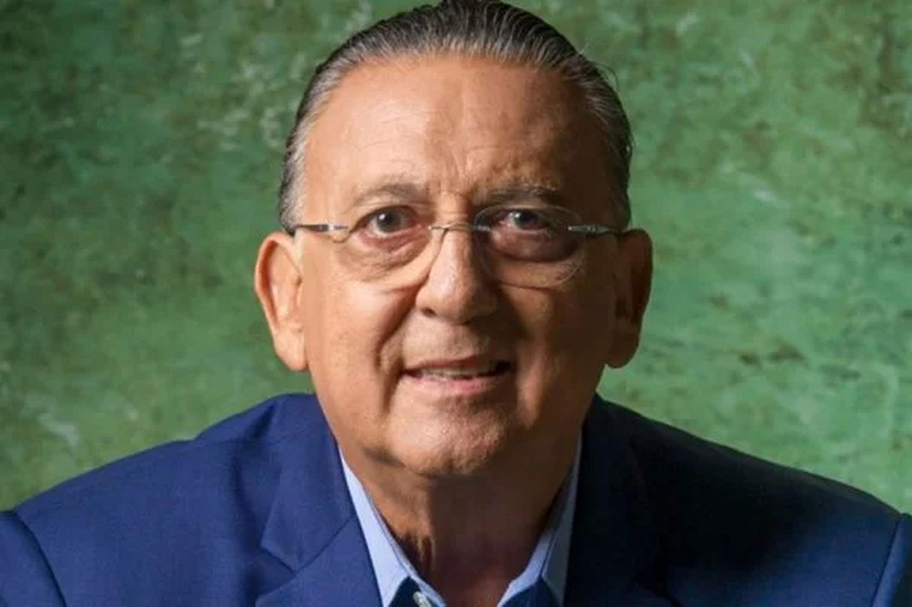 Galvão Bueno ironiza fake news sobre morte: “Morri e não me avisaram”
