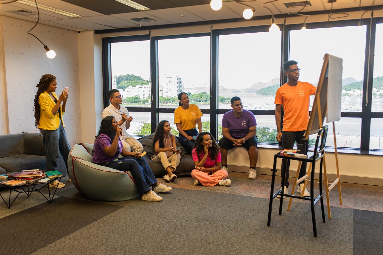 Curso gratuito oferece 700 vagas para jovens de Alagoas em busca do primeiro emprego