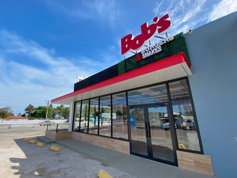 Bob’s inaugura loja na Barra Nova, em Marechal Deodoro