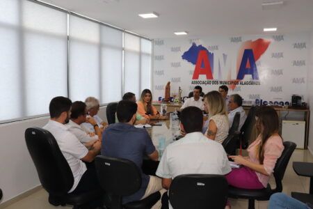 Prefeitos da Bacia Leiteira e Casal discutem ações emergenciais para a falta d’água 