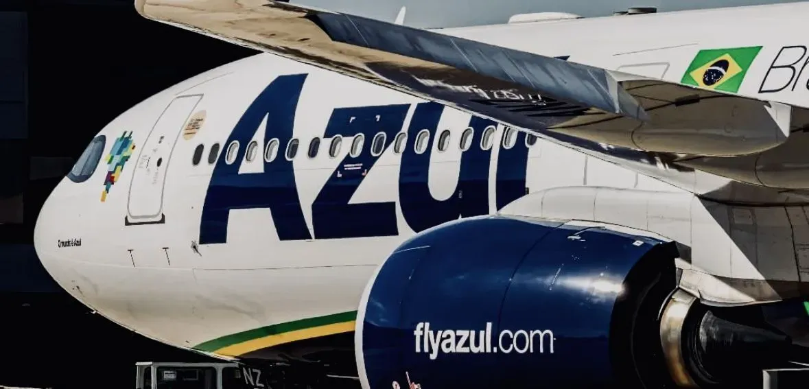 Avião da Azul faz pouso de emergência em Brasília após ameaça de bomba