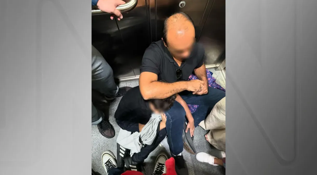 Após pane, turistas ficam presos por uma hora no elevador do Sampa Sky