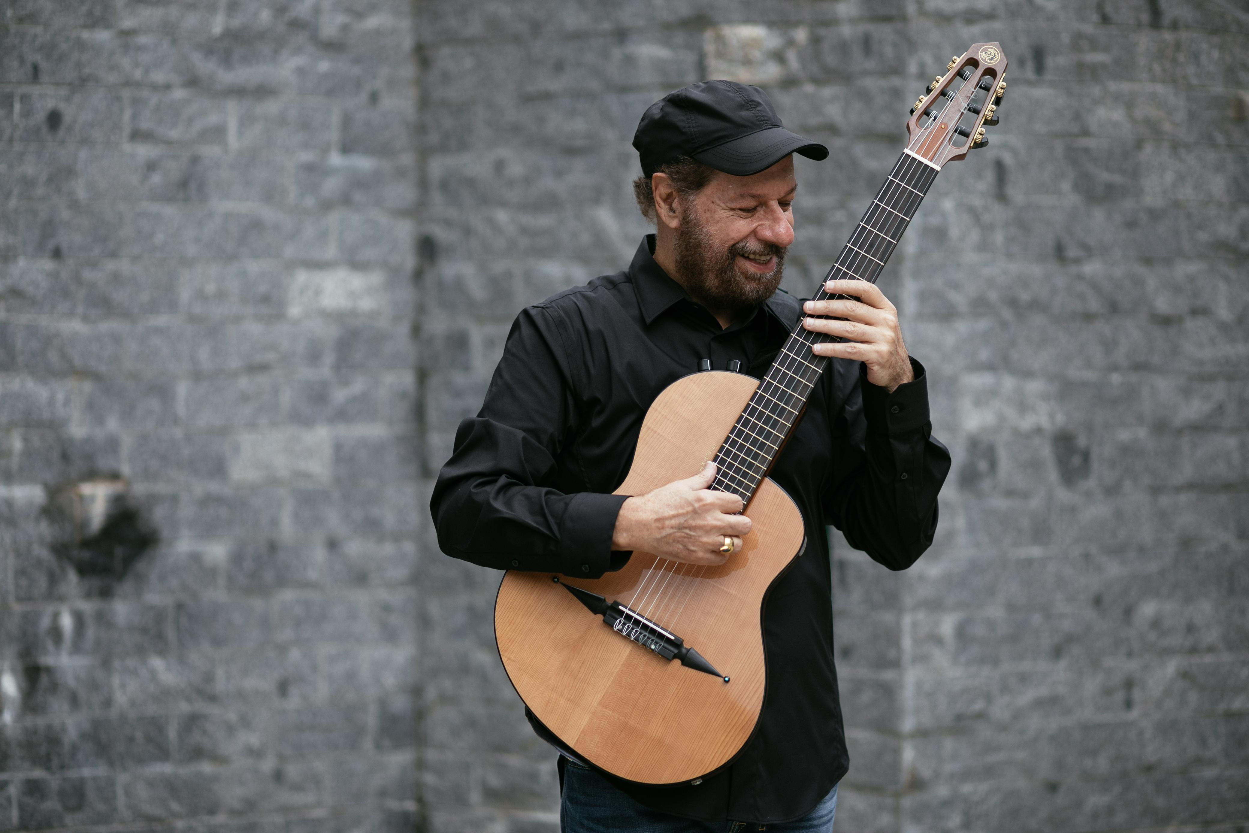Celebrando mais de 50 anos de música, João Bosco fará show solo em Maceió